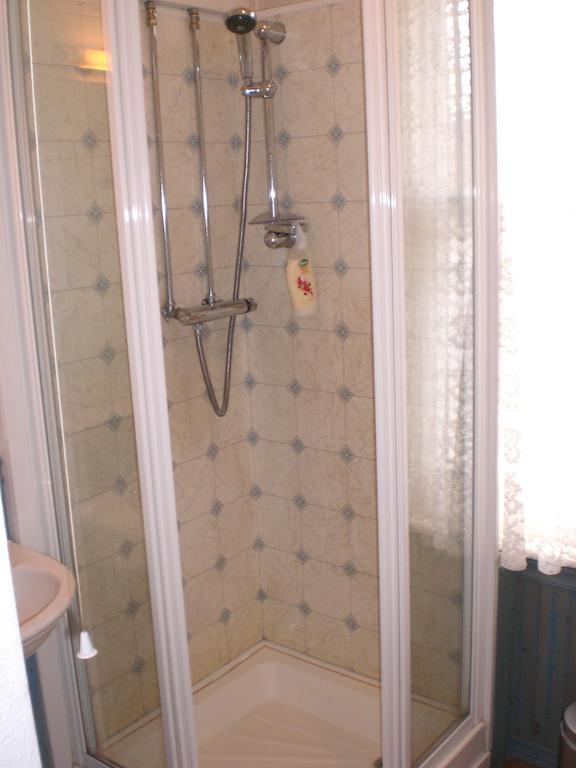 Melville Lodge Gatwick Horley Room photo
